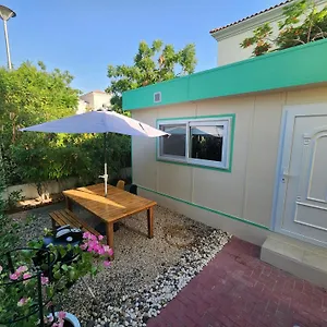  Guest house Bungalow 8 - Luxury 1-bedroom In Jvt